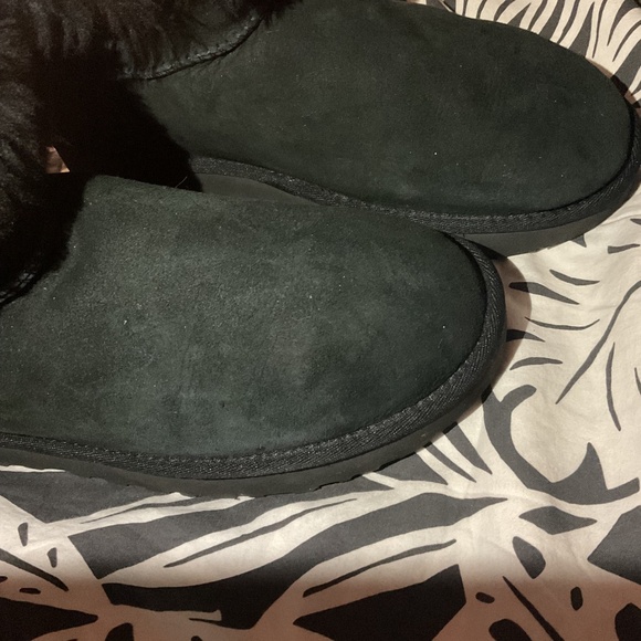 UGG Women's Black Boots with Suede Exterior - Picture 5 of 10